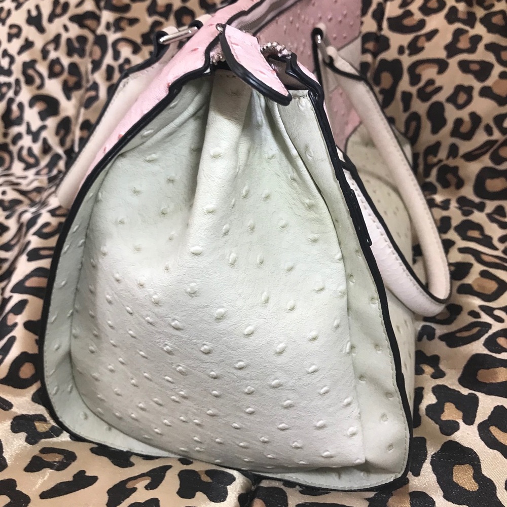 GUESS “Bandon” Handbag - Picture 3 of 6